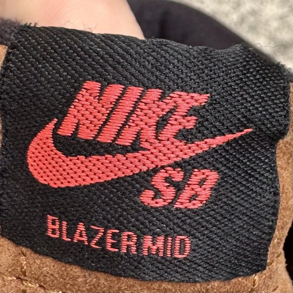 Nike SB Zoom Blazer Mid Men's Sz‎ 7 Light British Tan Black Red Suede 864349-202